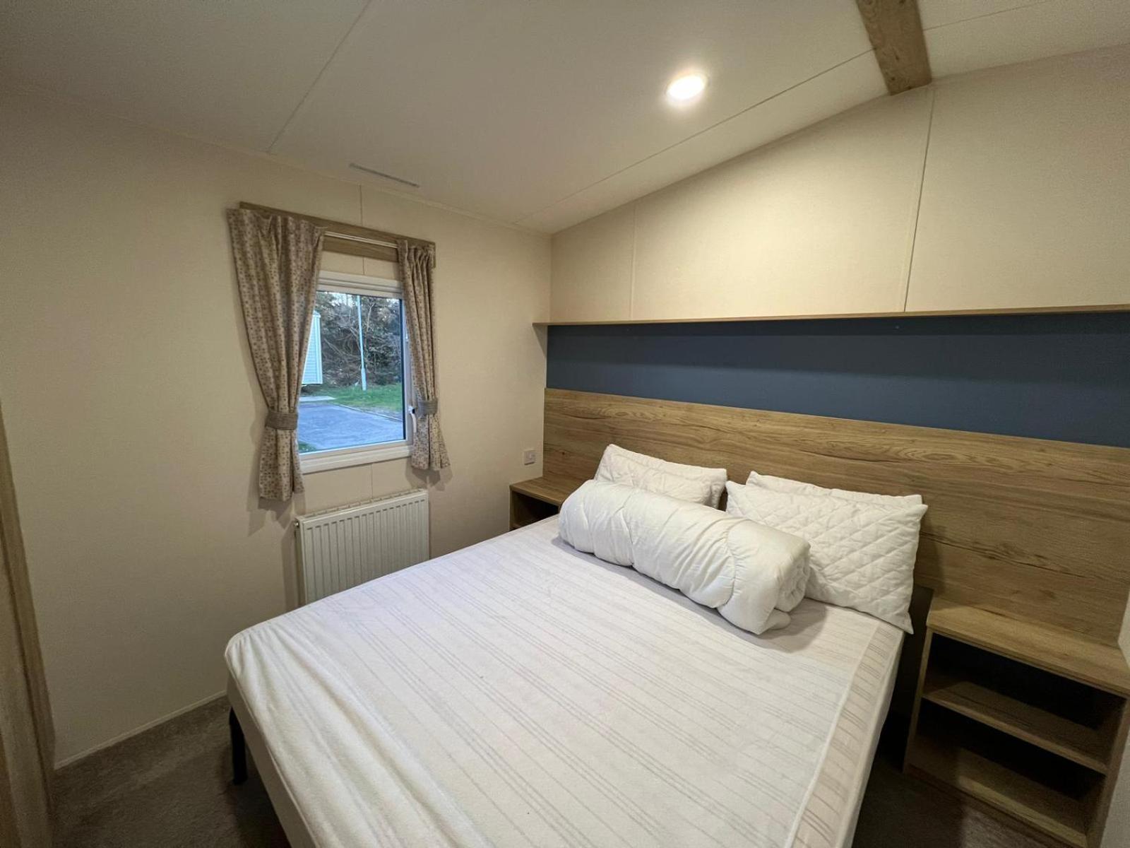 Laguna- Rockley Park Poole Exterior photo