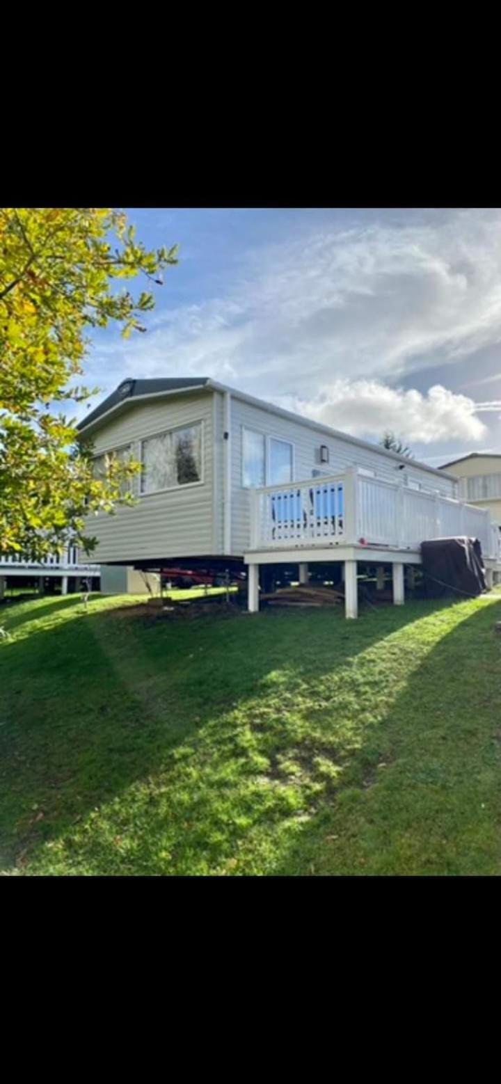 Laguna- Rockley Park Poole Exterior photo